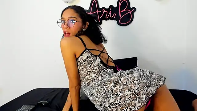 arii barthon online show from October 6, 2025, 3:08 am