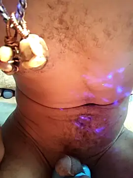 Snapshot of Sir-meltsclearrockzalot chatting on November 15, 2025, 5:55 am Sir-meltsclearrockzalot online show from November 15, 2025, 5:55 am