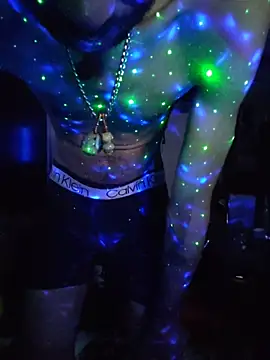 Snapshot of Sir-meltsclearrockzalot chatting on October 21, 2025, 8:36 am Sir-meltsclearrockzalot online show from October 21, 2025, 8:36 am