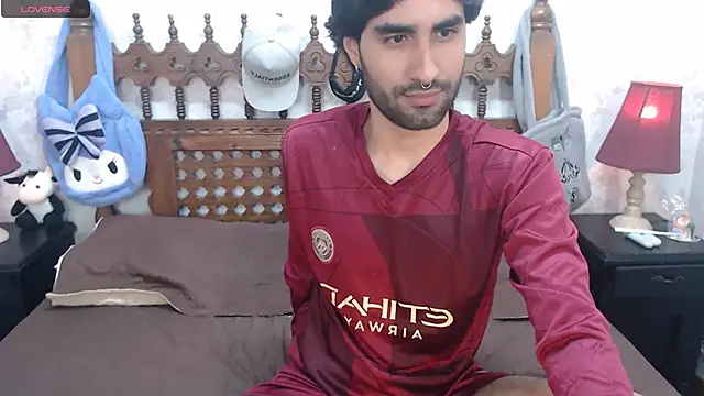 MilanZaire online show from March 12, 2025, 11:22 pm