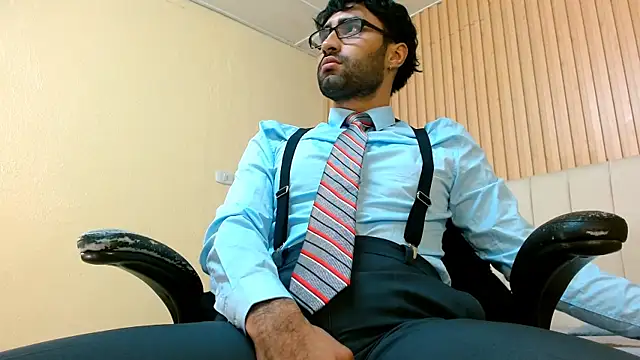 MilanZaire online show from January 6, 2026, 7:51 pm