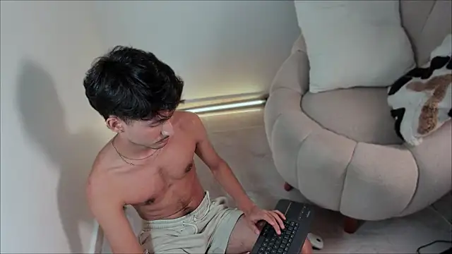 dimitri targaryen online show from February 27, 2025, 12:45 pm