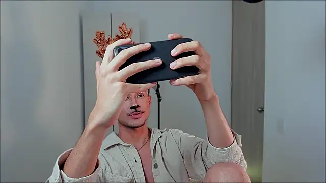 dimitri targaryen online show from December 19, 2024, 2:23 am