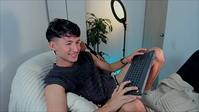 dimitri targaryen online show from December 20, 2024, 6:40 am