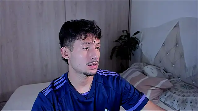 dimitri targaryen online show from October 3, 2025, 9:49 pm