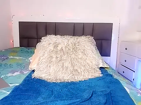 nicolaskan online show from October 24, 2025, 12:26 pm