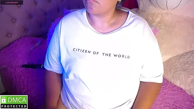 KittyHot20 online show from November 21, 2025, 7:57 pm