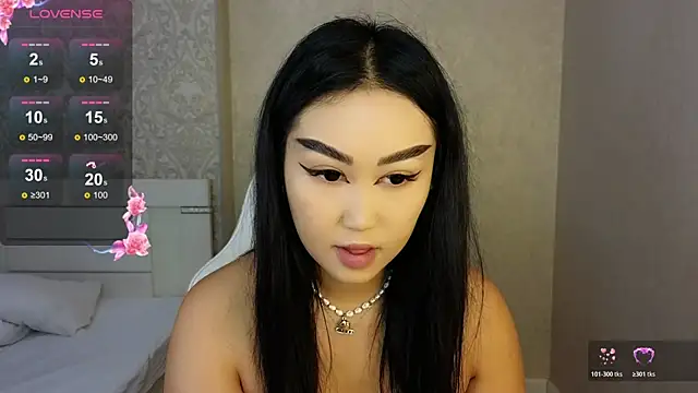 Snapshot of Diana_Moon_ chatting on July 20, 2026, 2:19 am Diana Moon online show from July 20, 2026, 2:19 am