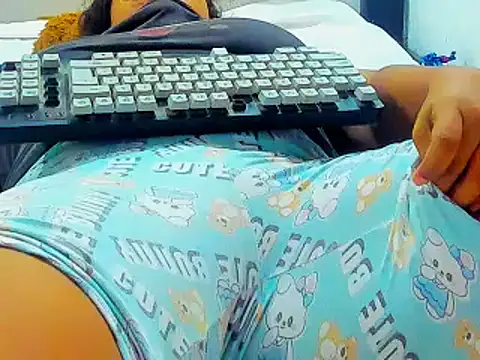 Snapshot of Kika_teem chatting on June 13, 2026, 1:36 am Kika teem online show from June 13, 2026, 1:36 am