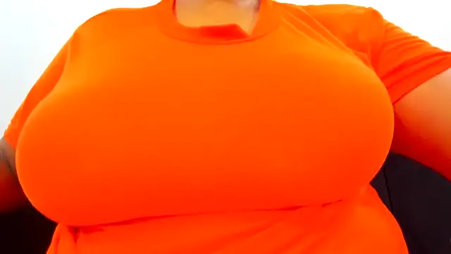 Kika teem online show from October 2, 2025, 6:11 pm