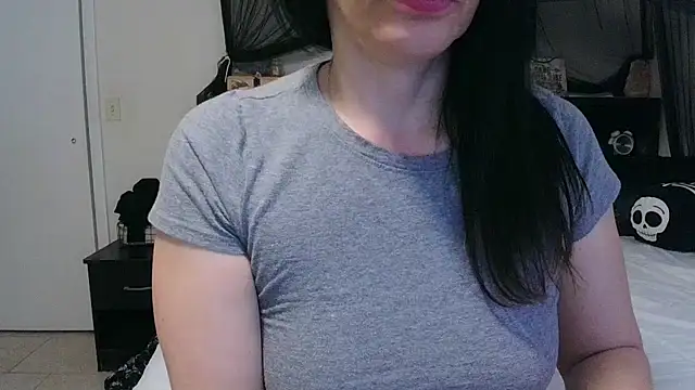 Snapshot of CrystalLakeXO chatting on April 24, 2026, 10:39 am CrystalLakeXO online show from April 24, 2026, 10:39 am