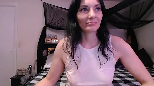 CrystalLakeXO online show from June 17, 2026, 5:51 am