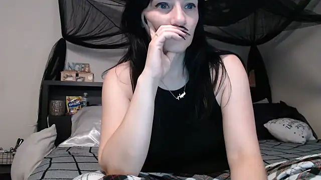 CrystalLakeXO online show from June 19, 2026, 5:57 am