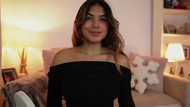 SaraParisi online show from February 28, 2026, 12:43 am