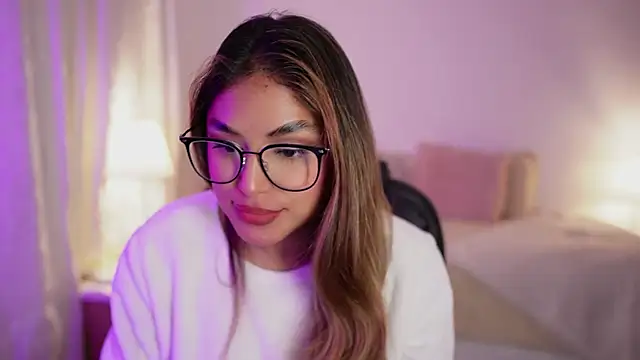 SaraParisi online show from September 30, 2025, 11:11 pm