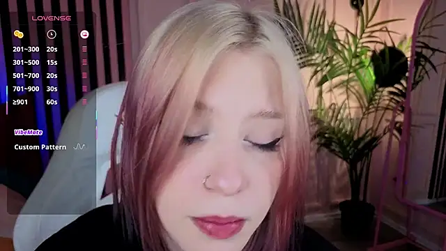 arielabradberry online show from October 9, 2025, 3:45 pm