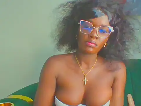 cutesmiling online show from July 23, 2026, 11:11 pm