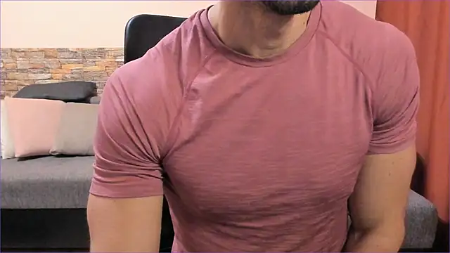 HotHunkTrainer online show from October 3, 2025, 6:48 am