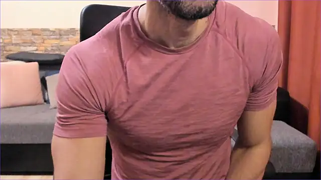 HotHunkTrainer online show from October 8, 2025, 7:21 am