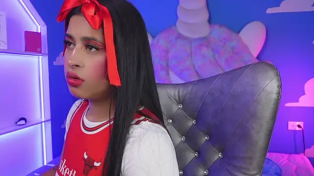 miss romyna online show from March 3, 2026, 11:06 am