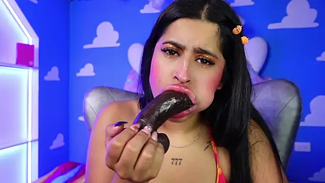 miss romyna online show from May 11, 2026, 11:11 am