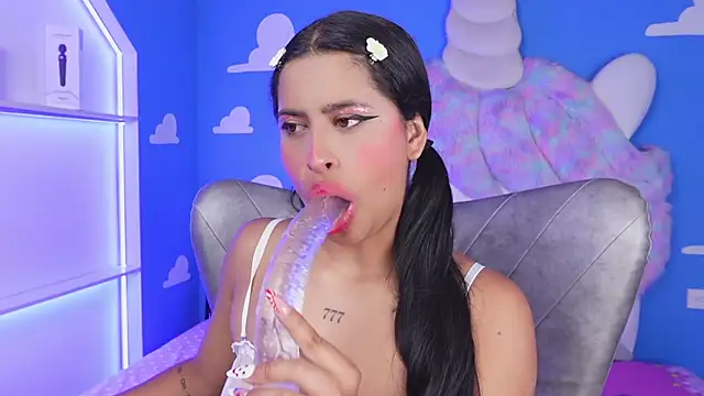 miss romyna online show from October 15, 2025, 11:07 am