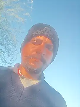 lovesuna online show from January 28, 2025, 2:43 am