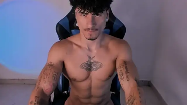 Snapshot of Thomas_Fit1 chatting on June 24, 2026, 12:59 pm Thomas Fit1 online show from June 24, 2026, 12:59 pm