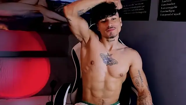 Thomas Fit1 online show from April 24, 2026, 8:22 pm
