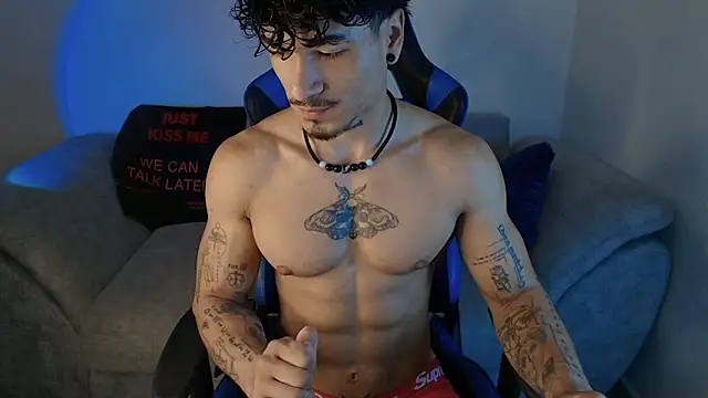 Snapshot of Thomas_Fit1 chatting on July 17, 2026, 12:35 pm Thomas Fit1 online show from July 17, 2026, 12:35 pm