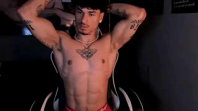 Snapshot of Thomas_Fit1 chatting on June 11, 2026, 2:44 am Thomas Fit1 online show from June 11, 2026, 2:44 am
