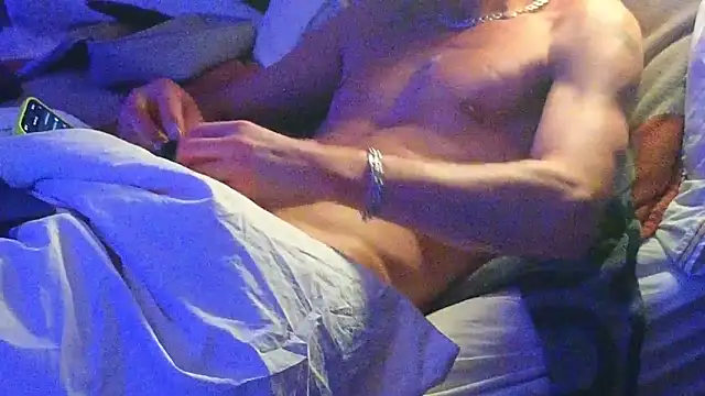 Snapshot of YouLikeBigDick9 chatting on March 14, 2025, 7:59 am YouLikeBigDick9 online show from March 14, 2025, 7:59 am