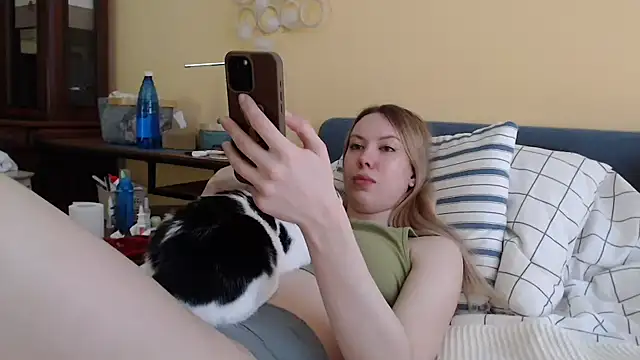 Scarlettford online show from February 21, 2025, 2:06 pm