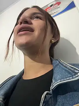 AnthonelaDuque online show from February 16, 2026, 11:31 am