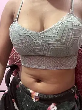 lallela online show from March 6, 2025, 9:09 pm