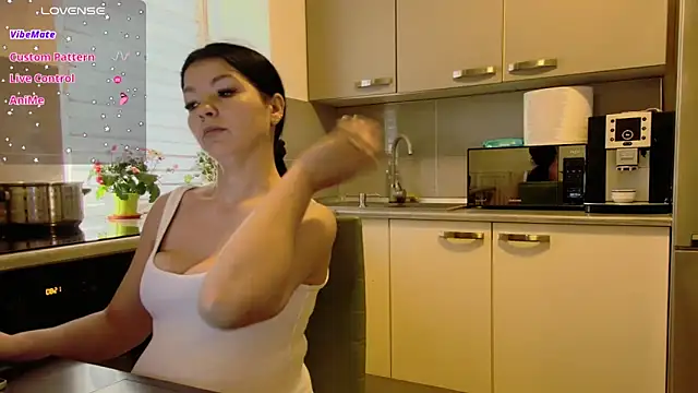alisoncassie online show from May 7, 2026, 5:22 am