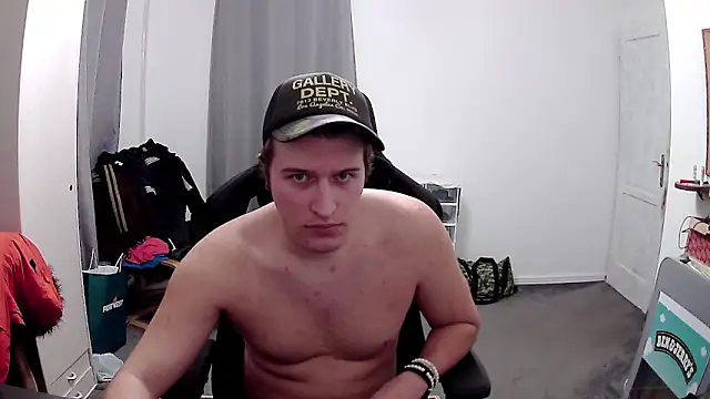 Snapshot of PKrisztian chatting on March 10, 2026, 10:14 pm PKrisztian online show from March 10, 2026, 10:14 pm