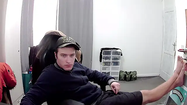 Snapshot of PKrisztian chatting on March 3, 2026, 8:27 pm PKrisztian online show from March 3, 2026, 8:27 pm