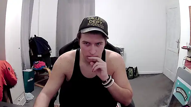 Snapshot of PKrisztian chatting on March 8, 2026, 3:37 pm PKrisztian online show from March 8, 2026, 3:37 pm