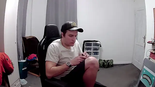 Snapshot of PKrisztian chatting on March 6, 2026, 11:44 pm PKrisztian online show from March 6, 2026, 11:44 pm