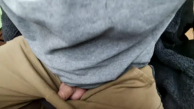 Snapshot of foreskinbeautiful chatting on December 14, 2025, 3:17 pm foreskinbeautiful online show from December 14, 2025, 3:17 pm