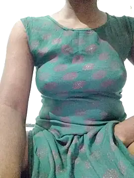 rituporna2004 online show from December 14, 2025, 2:33 pm