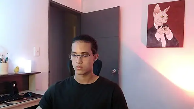 alejo x3 online show from February 13, 2025, 1:19 am