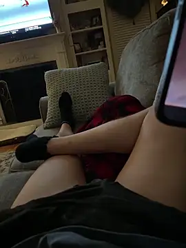 Snapshot of femgui69 chatting on March 16, 2026, 9:24 am femgui69 online show from March 16, 2026, 9:24 am