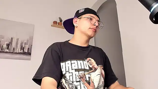 a lejandro 0 8 online show from March 9, 2025, 4:05 am