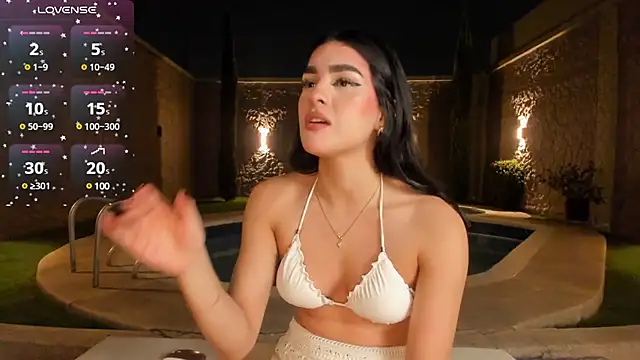 Antonellaparis  online show from March 17, 2025, 8:51 am