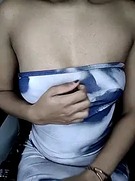 Leeeezzzz roy online show from September 28, 2025, 9:00 pm