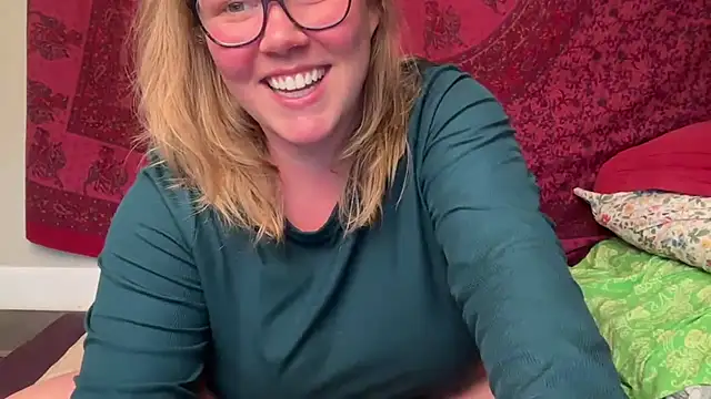 GlitterKitty108 online show from March 16, 2026, 9:06 pm