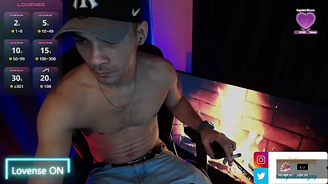 sexyboycolombi4 online show from February 3, 2026, 11:10 pm