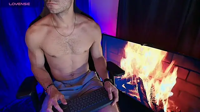 sexyboycolombi4 online show from May 7, 2026, 9:18 pm